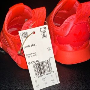 Kids Adidas unisex size 10 tennis shoes